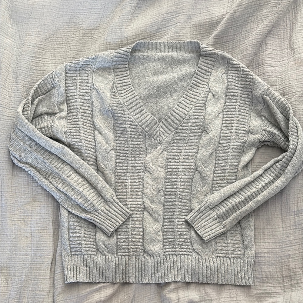 Women’s Gray Cable Knit Sweater